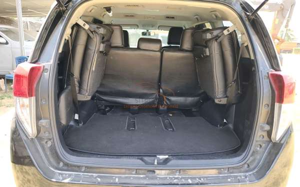TOYOTA INNOVA 2.4 G