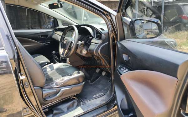 TOYOTA INNOVA 2.4 G