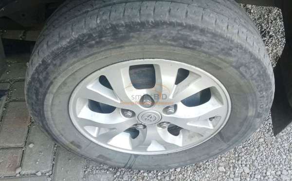 TOYOTA INNOVA G