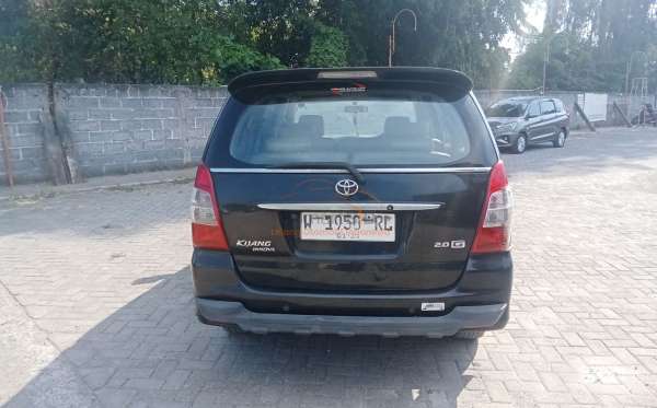 TOYOTA INNOVA G
