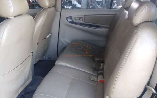TOYOTA INNOVA G