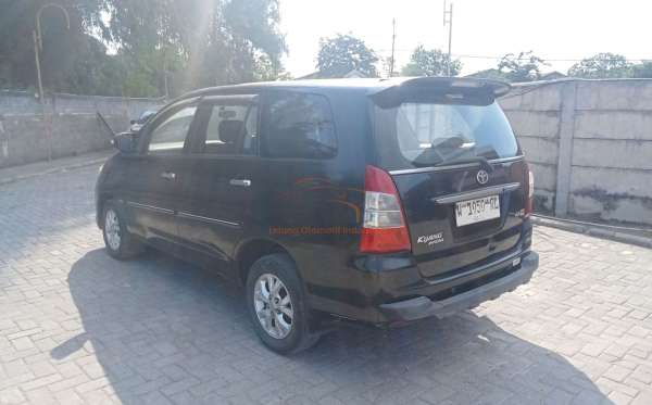 TOYOTA INNOVA G