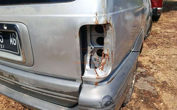 TOYOTA KIJANG UF 81