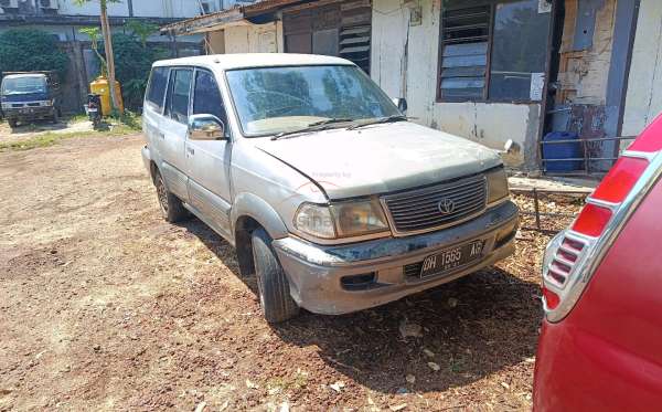 TOYOTA KIJANG UF 81