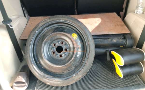 TOYOTA SIENTA 1.5V