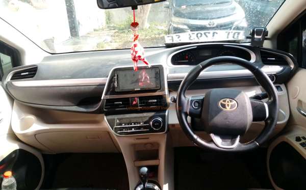TOYOTA SIENTA 1.5V
