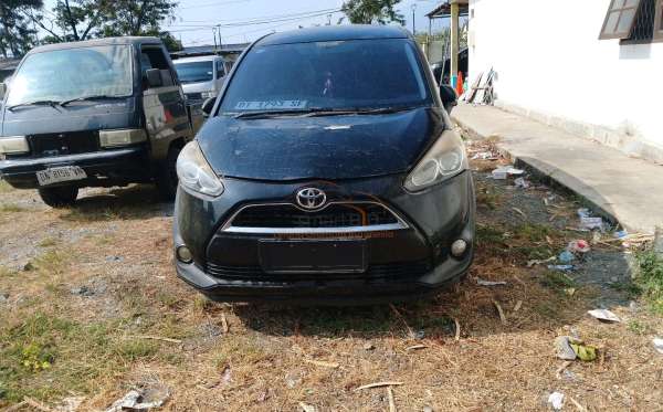 TOYOTA SIENTA 1.5V