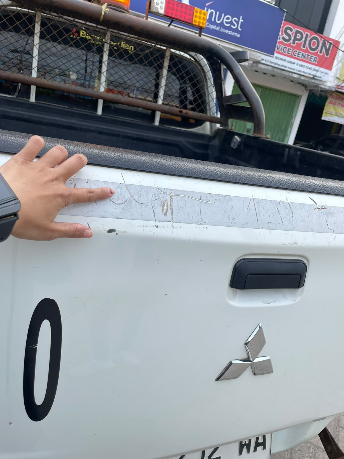 MITSUBISHI  TRITON DC HDX