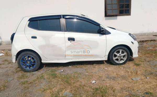 DAIHATSU AYLA M MT