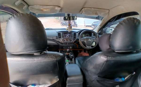 MITSUBISHI TRITON
