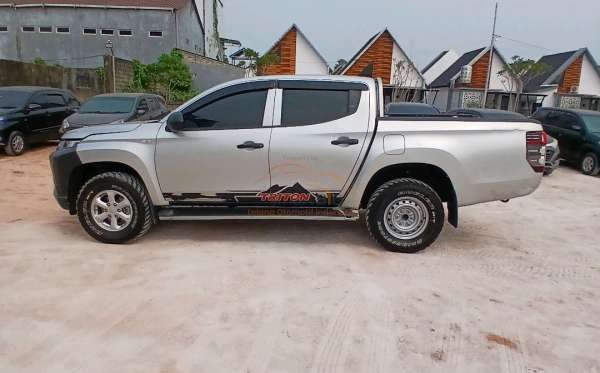 MITSUBISHI TRITON