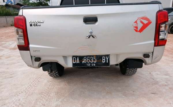 MITSUBISHI TRITON