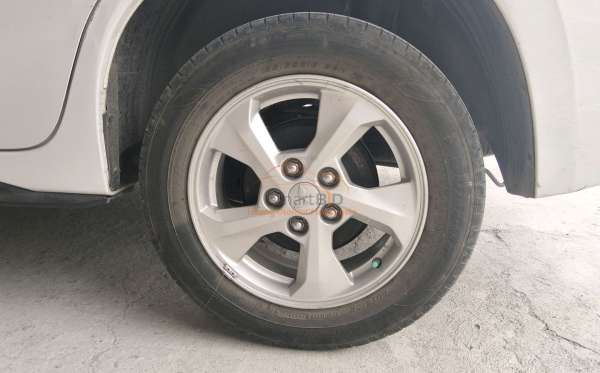 MITSUBISHI XPANDER