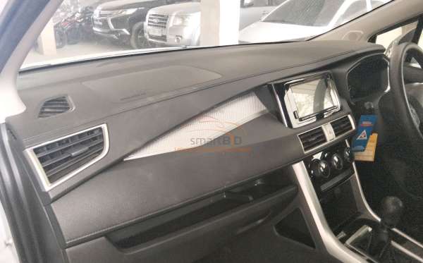 MITSUBISHI XPANDER