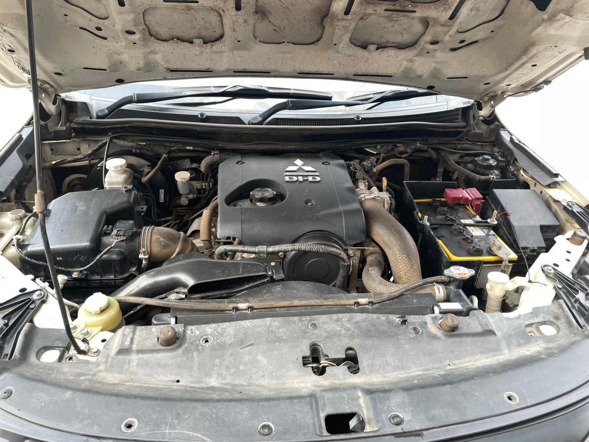 MITSUBISHI  TRITON DC HDX