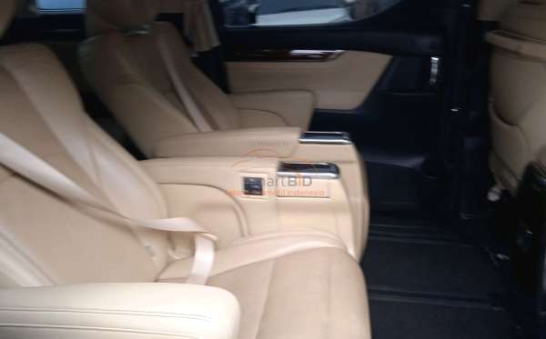 TOYOTA ALPHARD 2.5 G