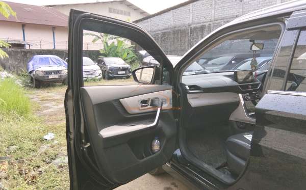 TOYOTA AVANZA