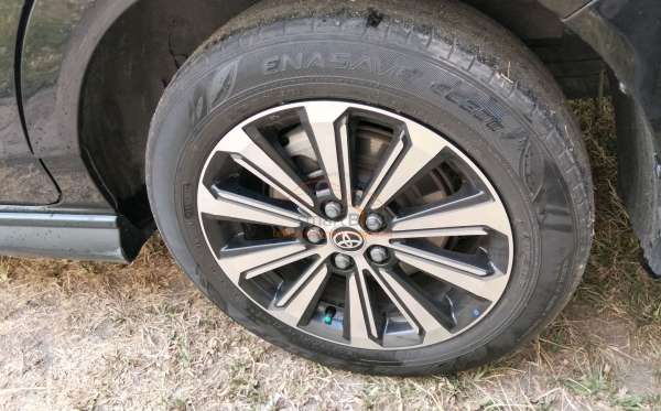 TOYOTA AVANZA