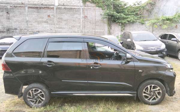 TOYOTA AVANZA