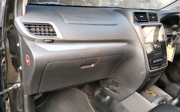 TOYOTA AVANZA