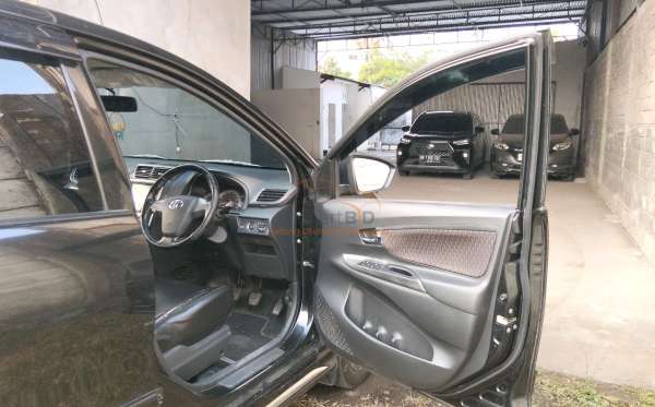 TOYOTA AVANZA