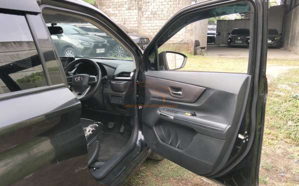 TOYOTA AVANZA 1.5 G