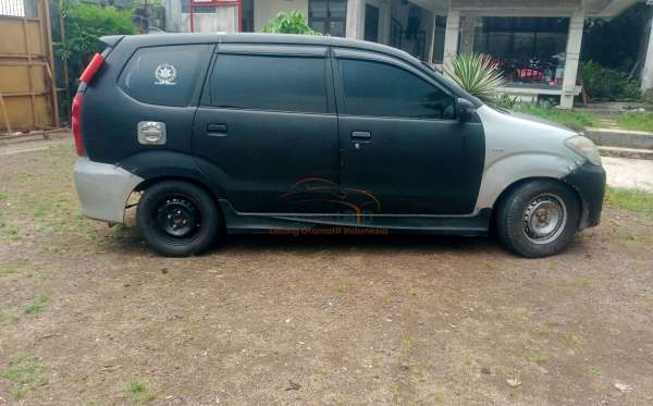 TOYOTA AVANZA 1.3 G