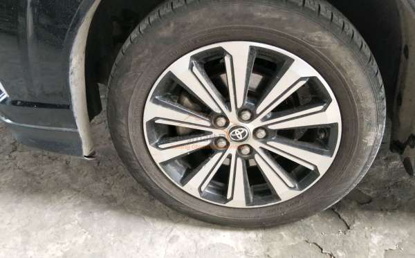 TOYOTA AVANZA VELOZ
