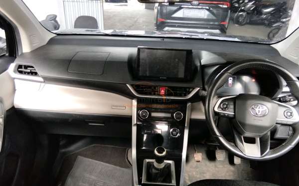 TOYOTA AVANZA VELOZ
