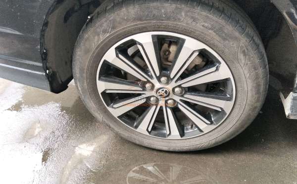 TOYOTA AVANZA VELOZ