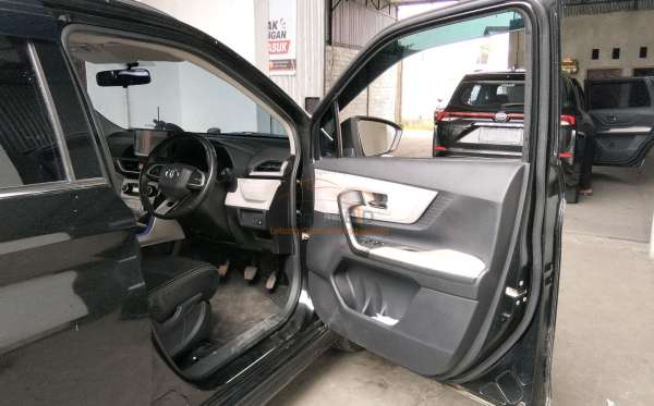 TOYOTA AVANZA VELOZ