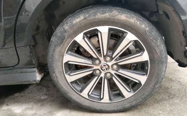 TOYOTA AVANZA VELOZ