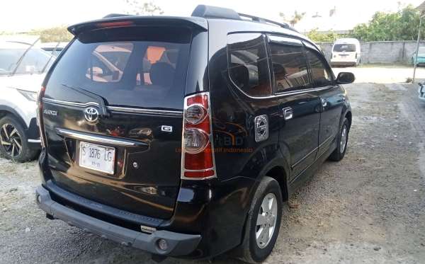 TOYOTA AVANZA
