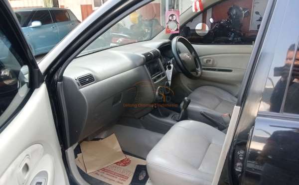 TOYOTA AVANZA