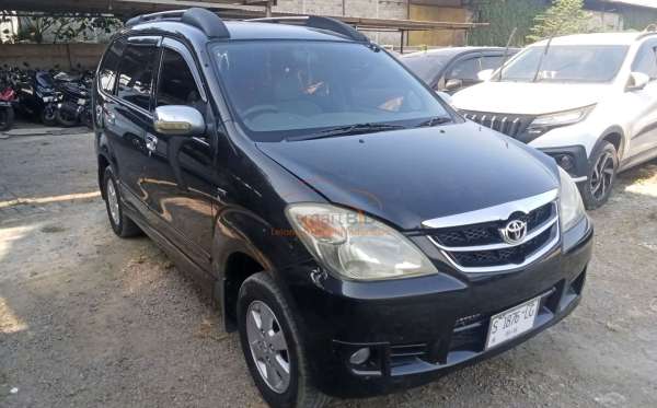 TOYOTA AVANZA
