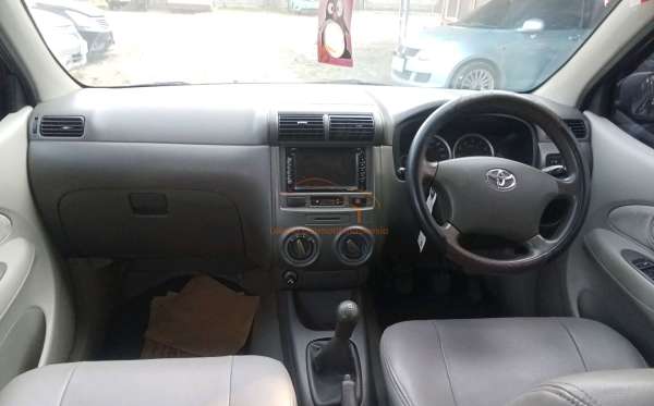 TOYOTA AVANZA
