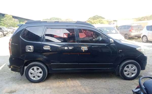 TOYOTA AVANZA