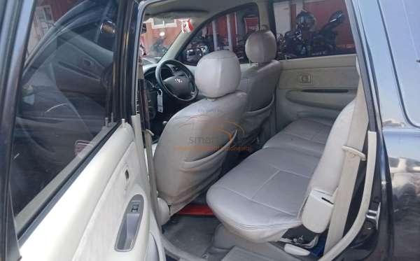 TOYOTA AVANZA