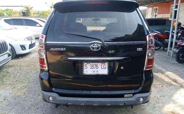 TOYOTA AVANZA