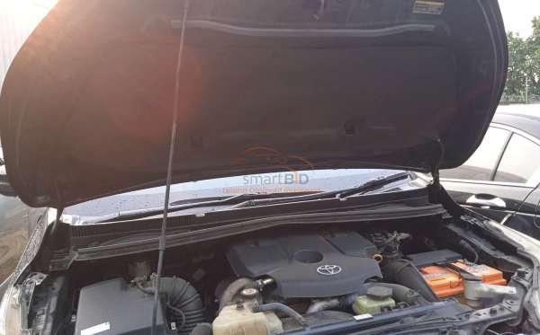 TOYOTA INNOVA 2.4 G