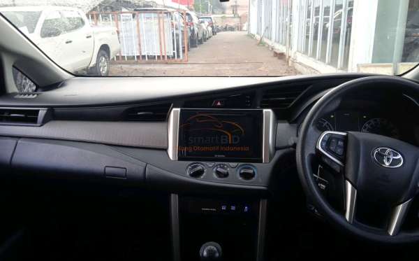 TOYOTA INNOVA 2.4 G