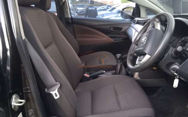 TOYOTA INNOVA 2.4 G