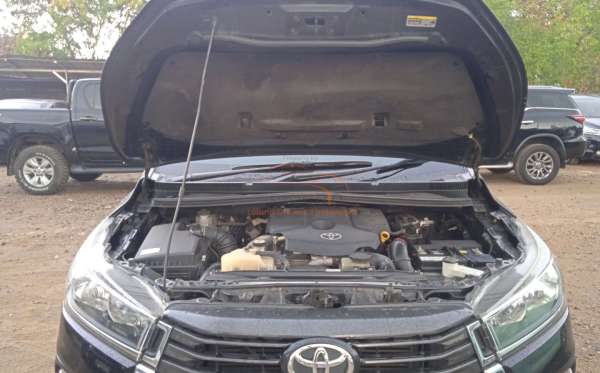 TOYOTA INNOVA 2.4 G