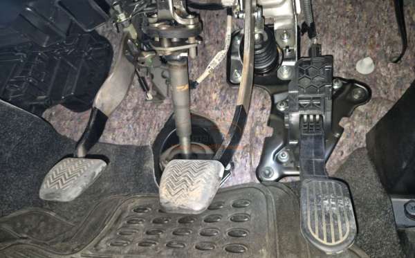 TOYOTA INNOVA 2.4 G