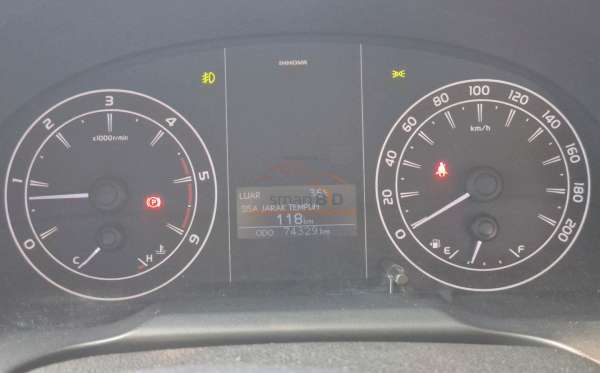 TOYOTA INNOVA 2.4 G