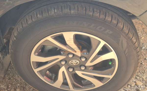TOYOTA INNOVA 2.4 G