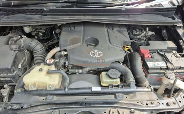 TOYOTA INNOVA 2.4 G