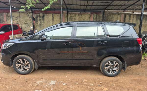 TOYOTA INNOVA 2.4 G