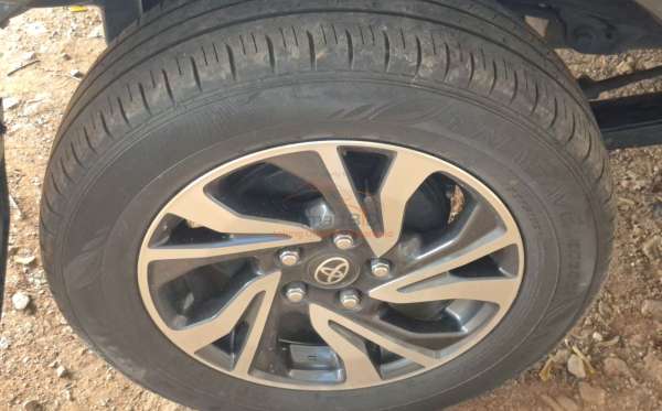 TOYOTA INNOVA 2.4 G
