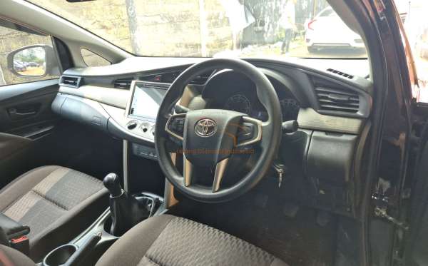 TOYOTA INNOVA 2.4 G
